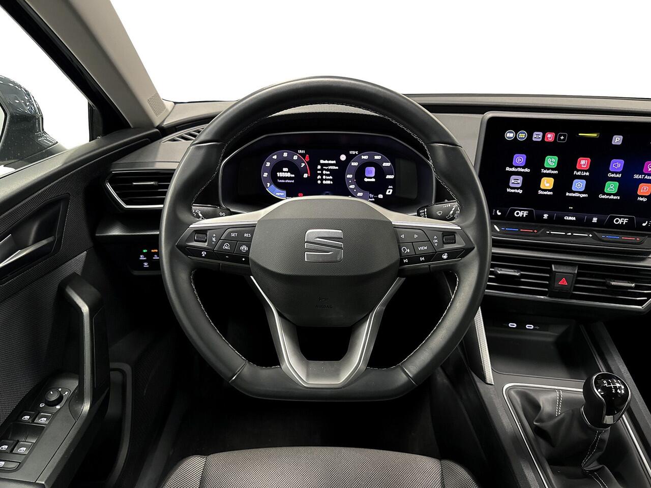 Seat LEON 1.5 115pk TSI Style Achteruitrijcamera | Parkeersensoren voor & achter | Adaptive cruise control