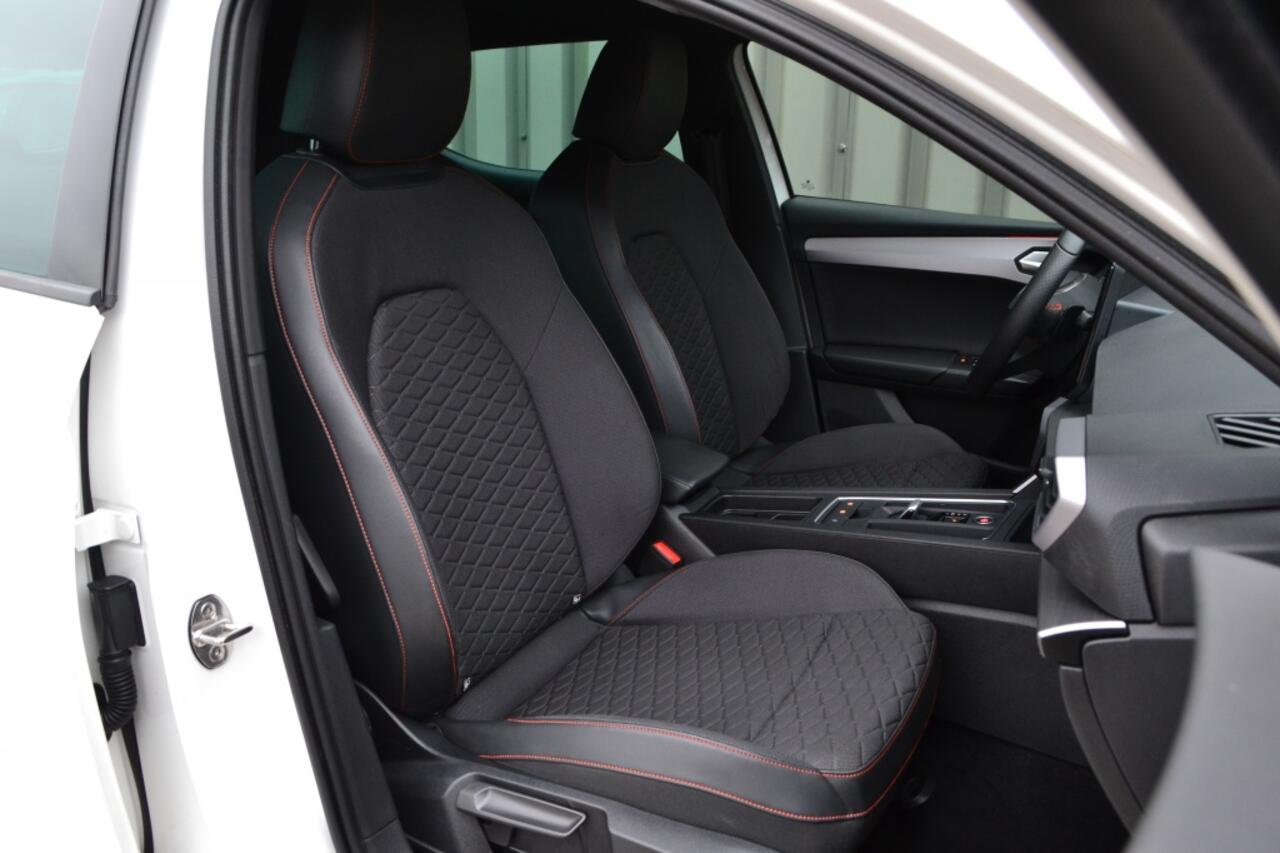 Seat LEON FR e-Hybrid Business LED/Camera/18''/Keyless