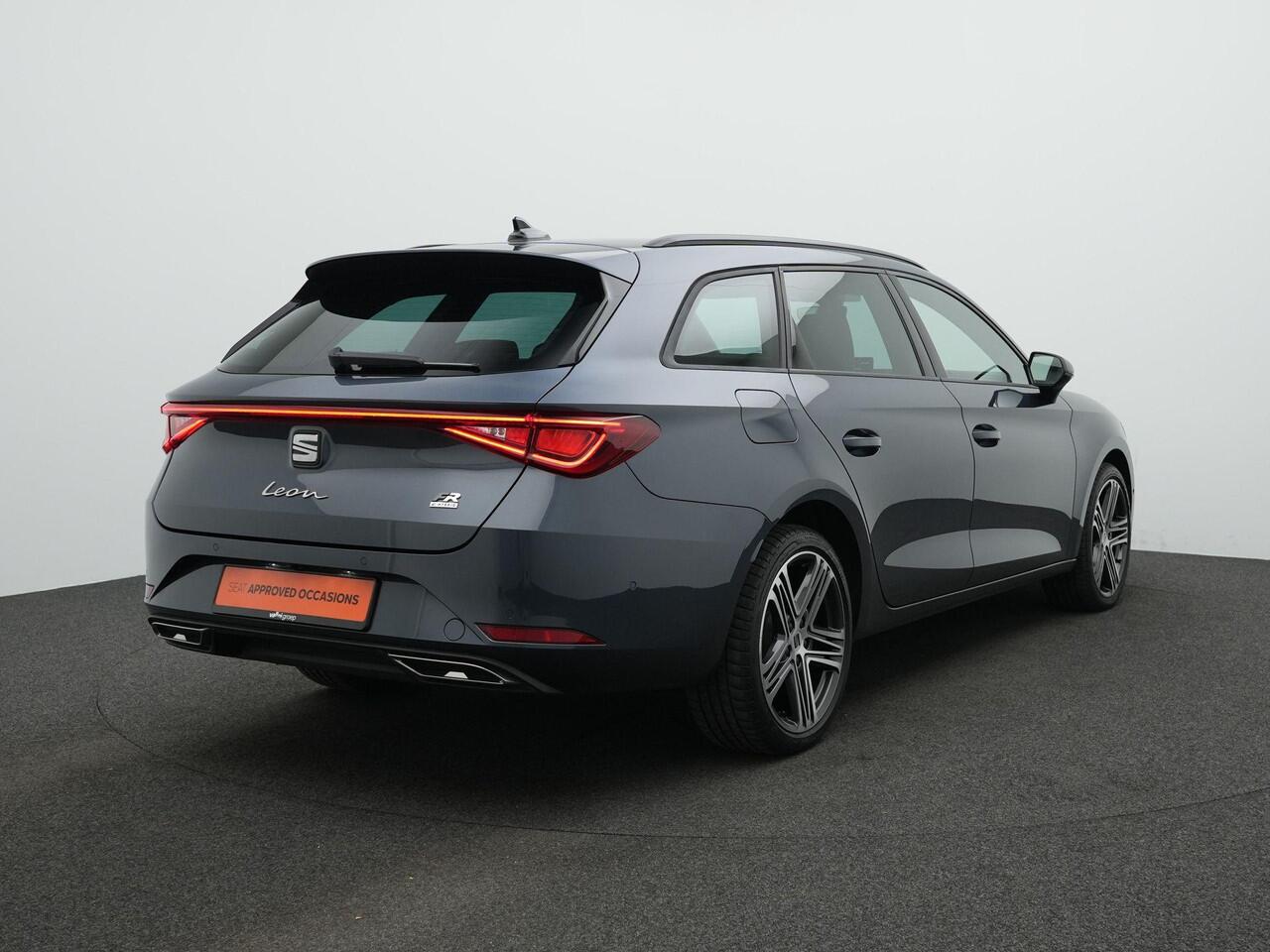 Seat LEON Sportstourer 1.5 TSI e-Hybrid 204 pk DSG FR Business | Trekhaak | Matrix LED | Achteruitrijcamera | Navigatie
