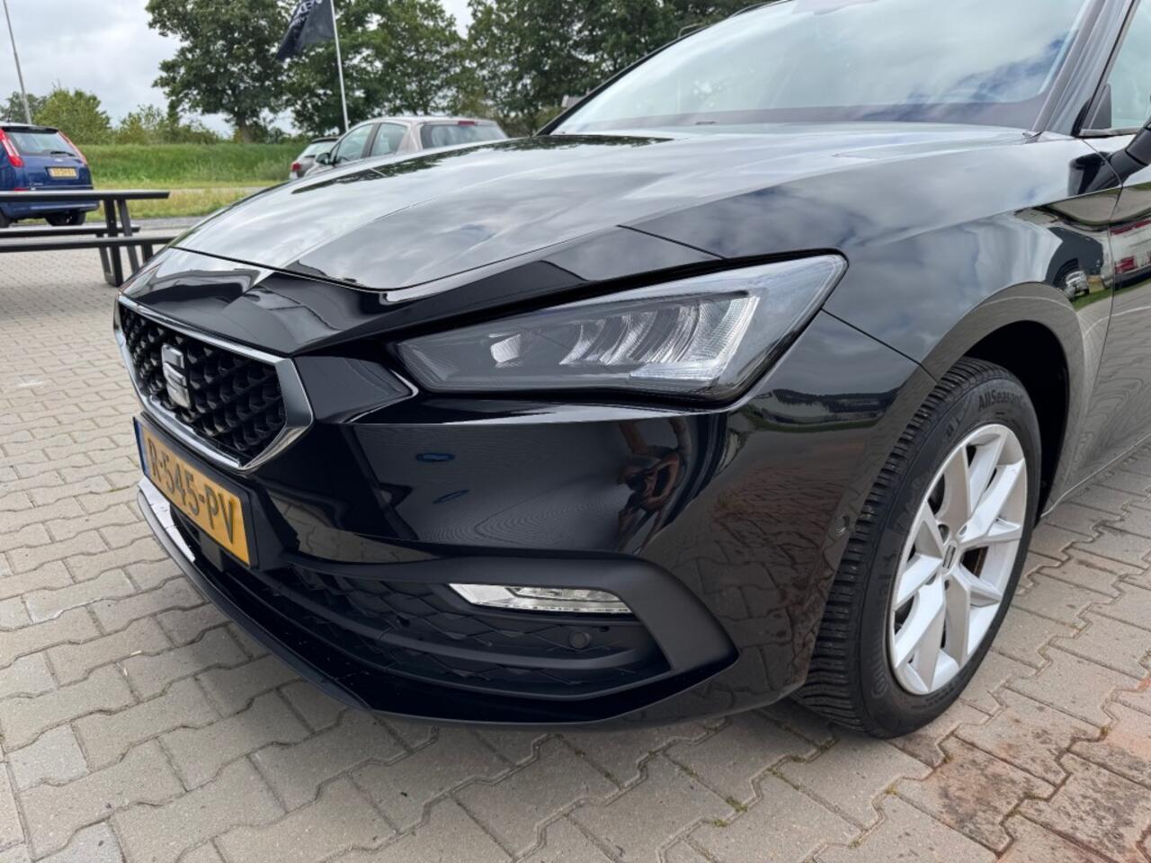 Seat LEON 1.0 TSI STYLE BUSINESS INTENS / ACC / CAMERA / APPLE CARPLAY / NL-AUTO / DEALER ONDERHOUDEN.