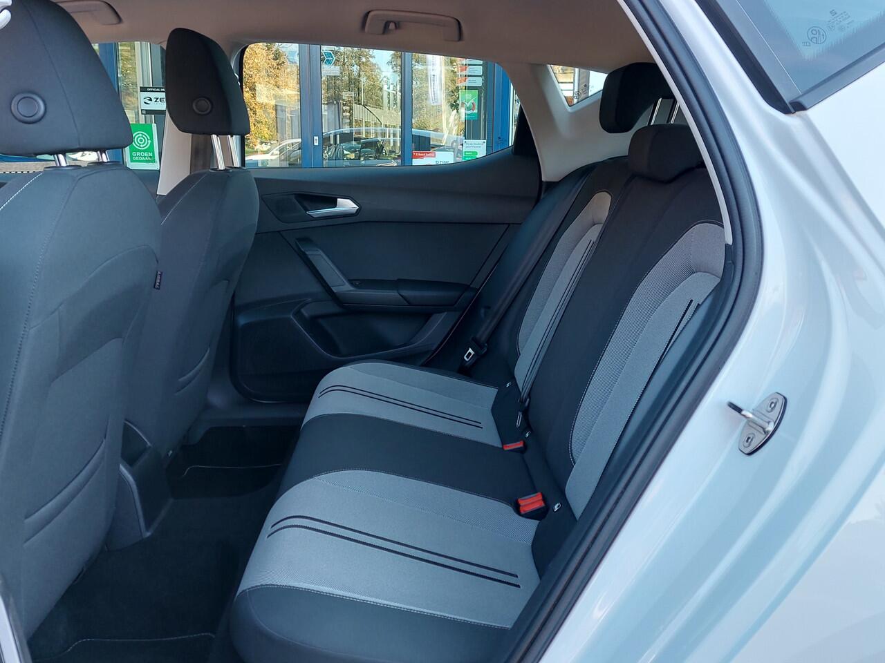 Seat LEON 1.0 TSI 110pk Style | Apple Carplay+Android Auto | Clima | Adap.Cruise | Digitaal Dashboard | Led Koplampen | Pdc | Rijstrook+Licht+Regensensor | 16''lm | Trekhaak