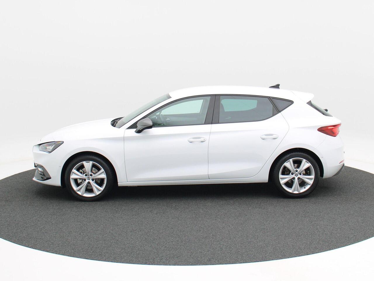 Seat LEON 1.5 TSi 150 Pk FR Business | Full LED | Adaptive Cruise | Trekhaak | Sensoren | Privacy Glass | Navigatiesysteem | 17 Inch | 60.393 Km!!