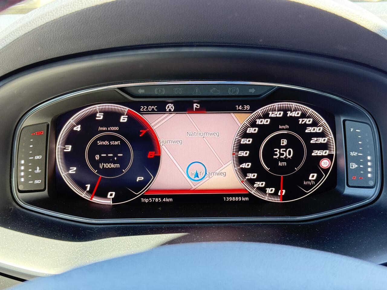 Seat LEON ST BWJ 2020 1.5 TSI 150 PK FR Ultimate Edition AUTOMAAT / CAMERA | HALF LEDER | APPLE CARPLAY | ANDROID AUTO | NAVI | CLIMA | CRUISE | STOELVERW. | BEATS AUDIO | LMV | PDC