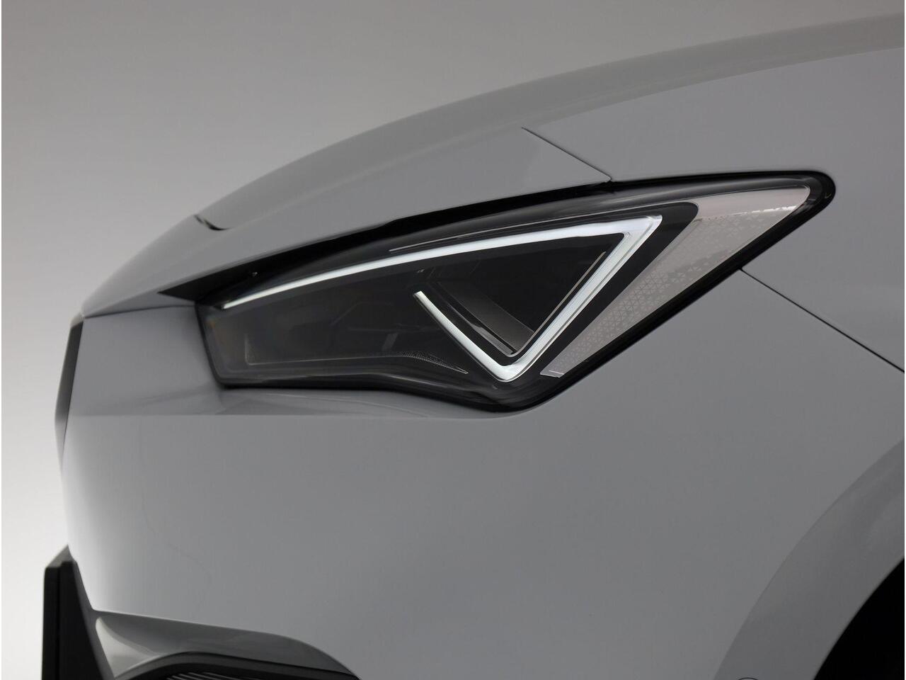 Seat LEON Sportstourer FR Business 1.5 TSI eHybrid 150 kW / 204 pk |