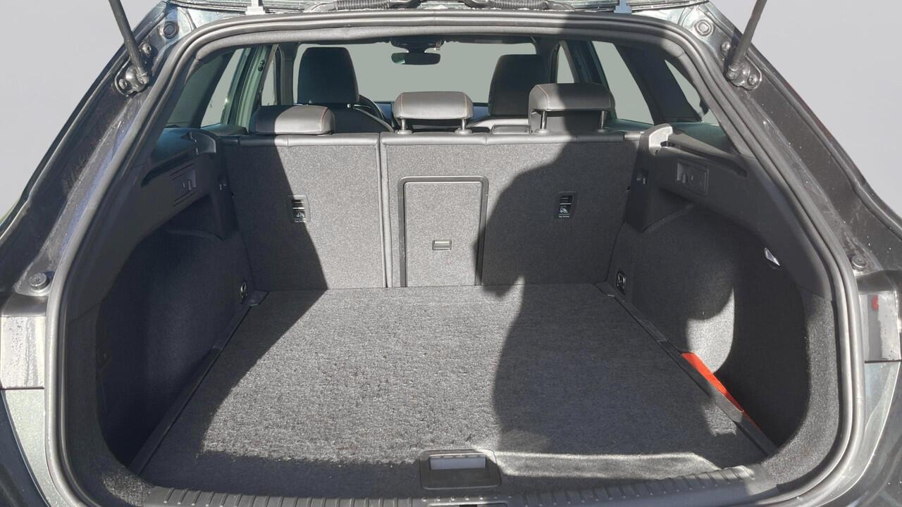 Seat LEON Sportstourer 1.0 eTSI 110pk FR Business