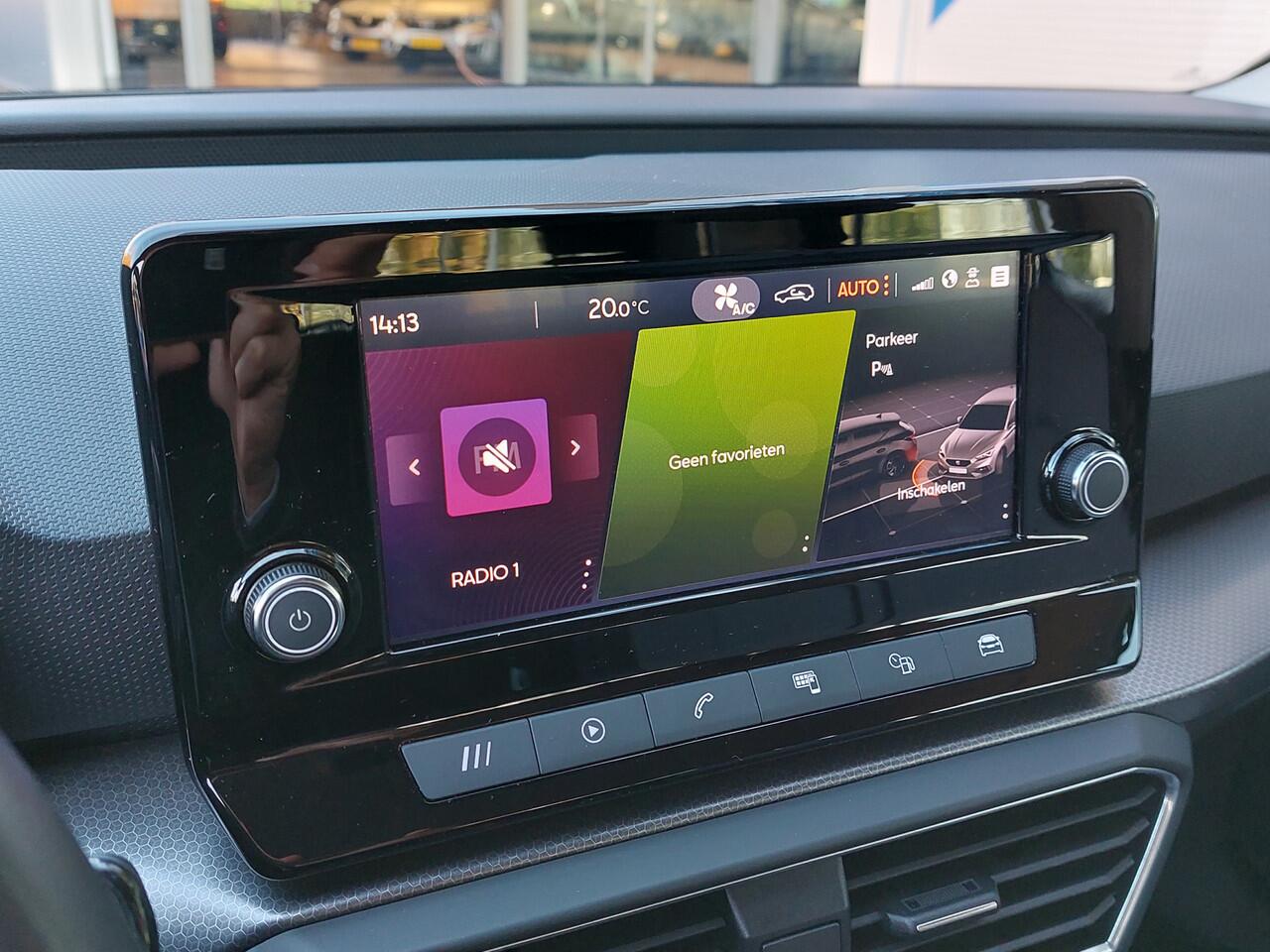 Seat LEON 1.0 TSI 110pk Style | Apple Carplay+Android Auto | Clima | Adap.Cruise | Digitaal Dashboard | Led Koplampen | Pdc | Rijstrook+Licht+Regensensor | 16''lm | Trekhaak