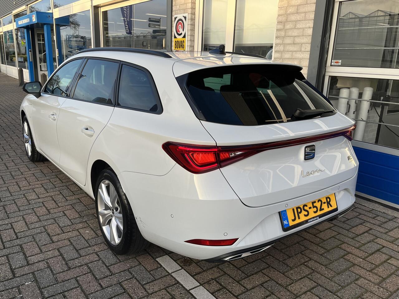 Seat LEON Sportstourer 1.4 TSI eHybrid PHEV FR Business Intense / AUTOMAAT/ PANO/ DIGITAL DASH/ RIJ-MODI/ LED/ 17" LMV/ PARK. SENSOREN/ STOEL-STUUR VERWARM./ ADAPT. CRUISE/ CLIMA