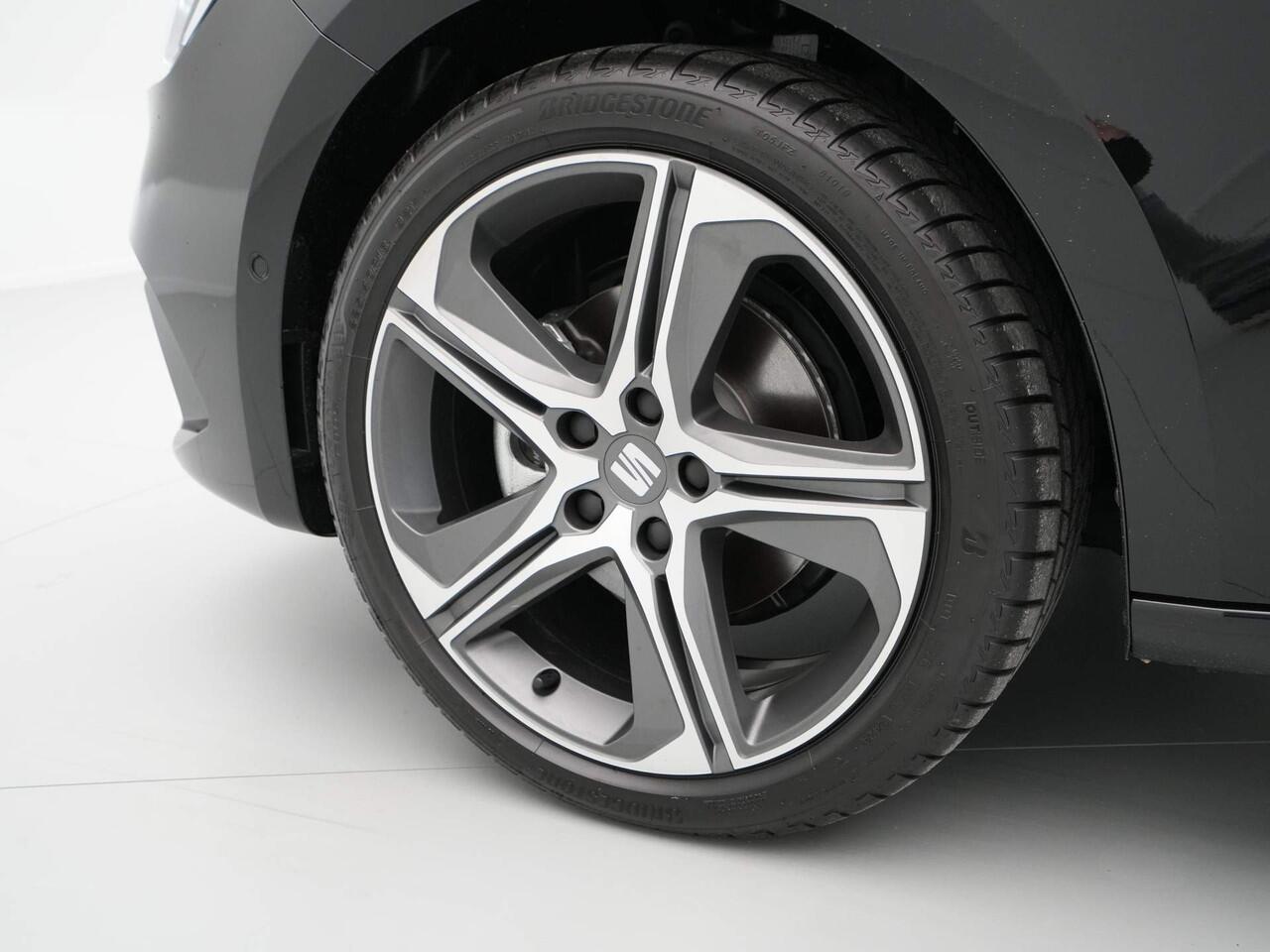 Seat LEON Sportstourer 1.5 eTSI FR Business Intense DSG Navi, Digitaal cockpit, sportvelgen, sportstoelen *EXTRA VOORDEEL*