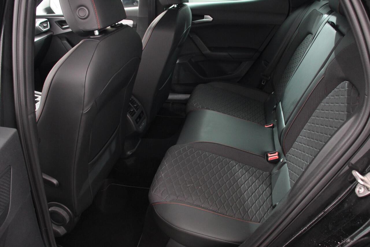 Seat LEON 1.5 eTSI 150pk DSG FR | Navigatie | Apple Carplay/Android Auto | Virtual Cockpit | Led | Adaptive Cruise Control | Dab | Stoelverwarming