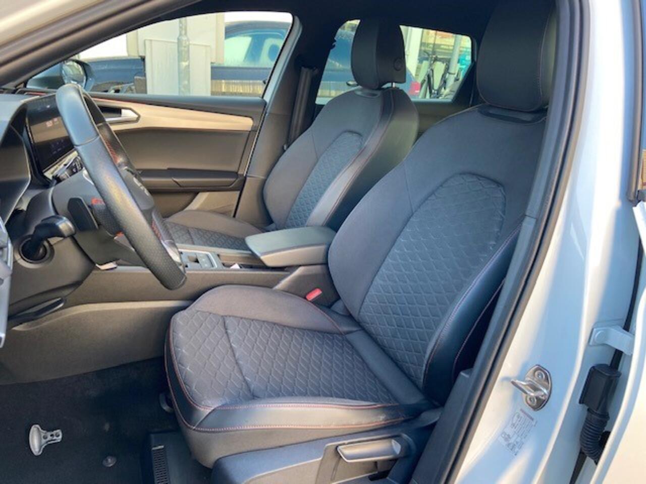 Seat LEON Sportstourer 1.0 eTSI FR Business Intense / Navi/ Camera/ CarPlay/ Virtual Cockpit