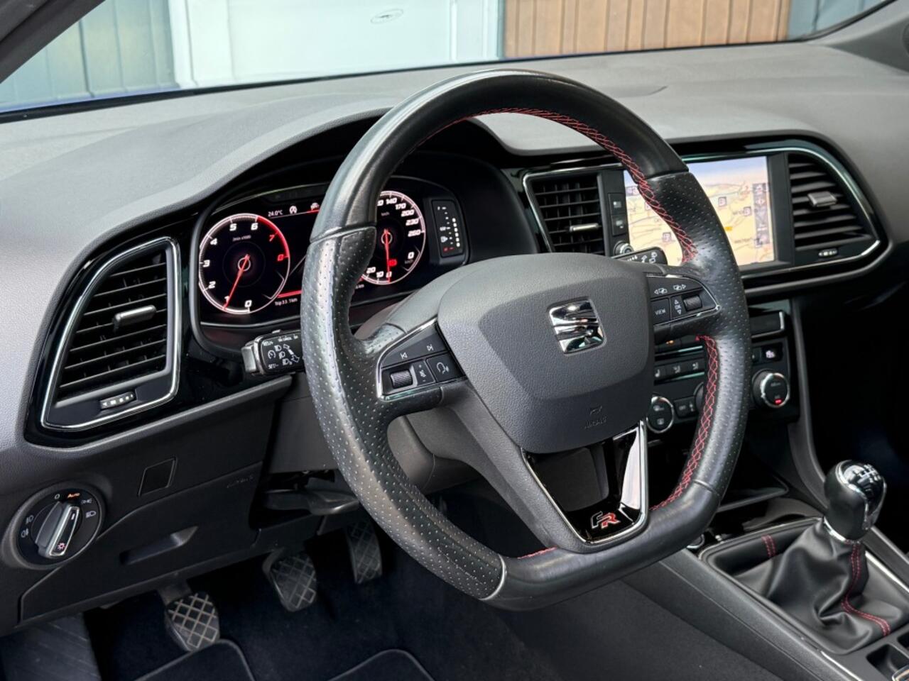 Seat LEON 1.0 TSI FR Pano Led Trekhaak Camera Stoelverw.