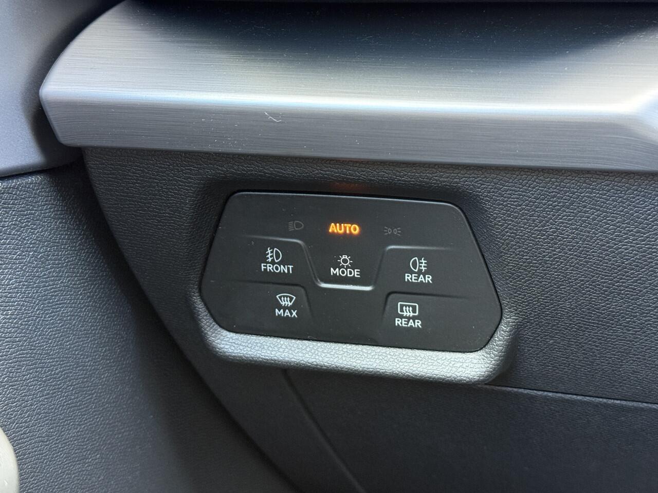 Seat LEON Sportstourer 1.0 eTSI FR Business Intense | Virtual | Apple Carplay | Clima | 18'' Inch