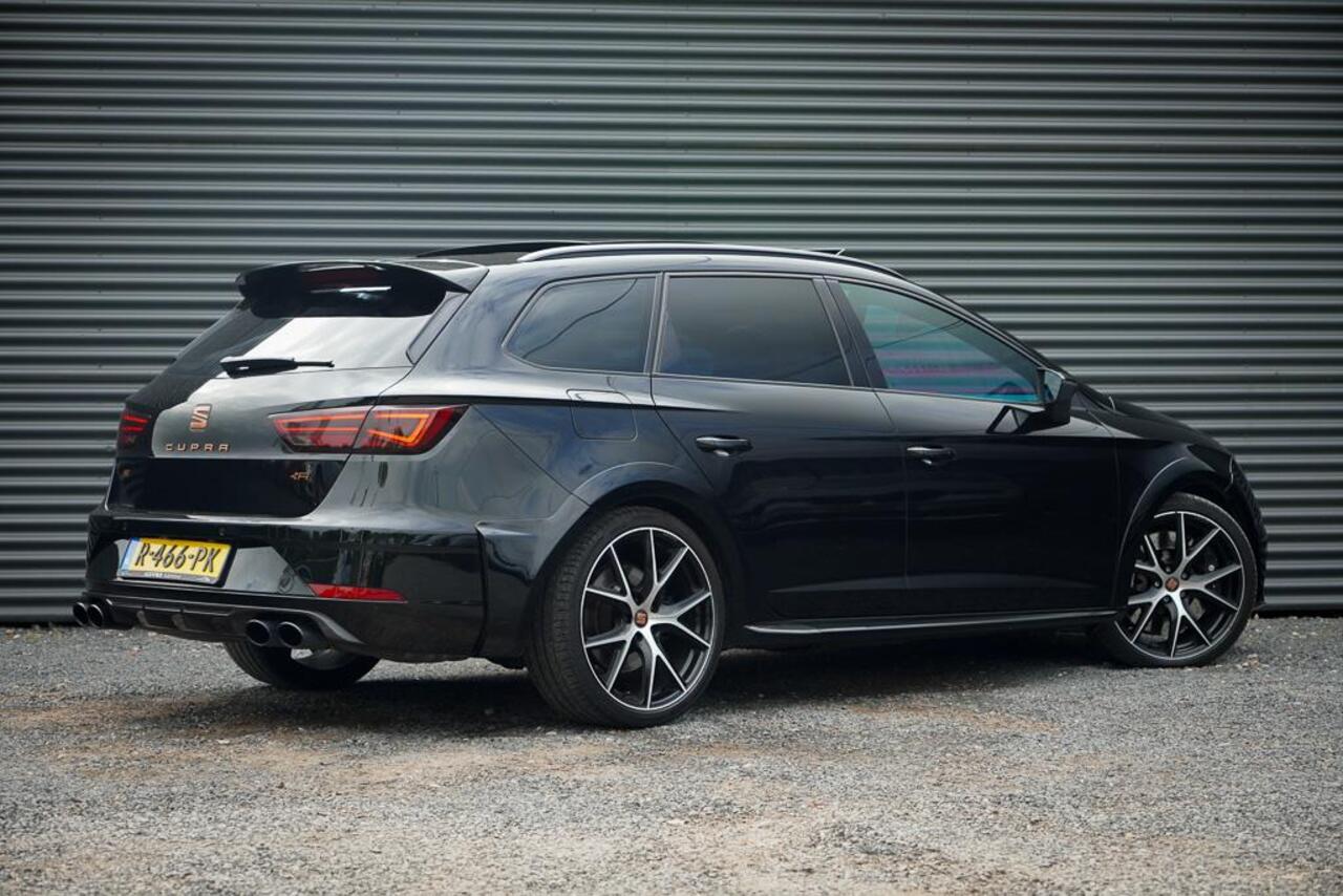 Seat LEON ST 2.0 TSI 4DRIVE CUPRA R Ultimate Edition / Pano / Carplay
