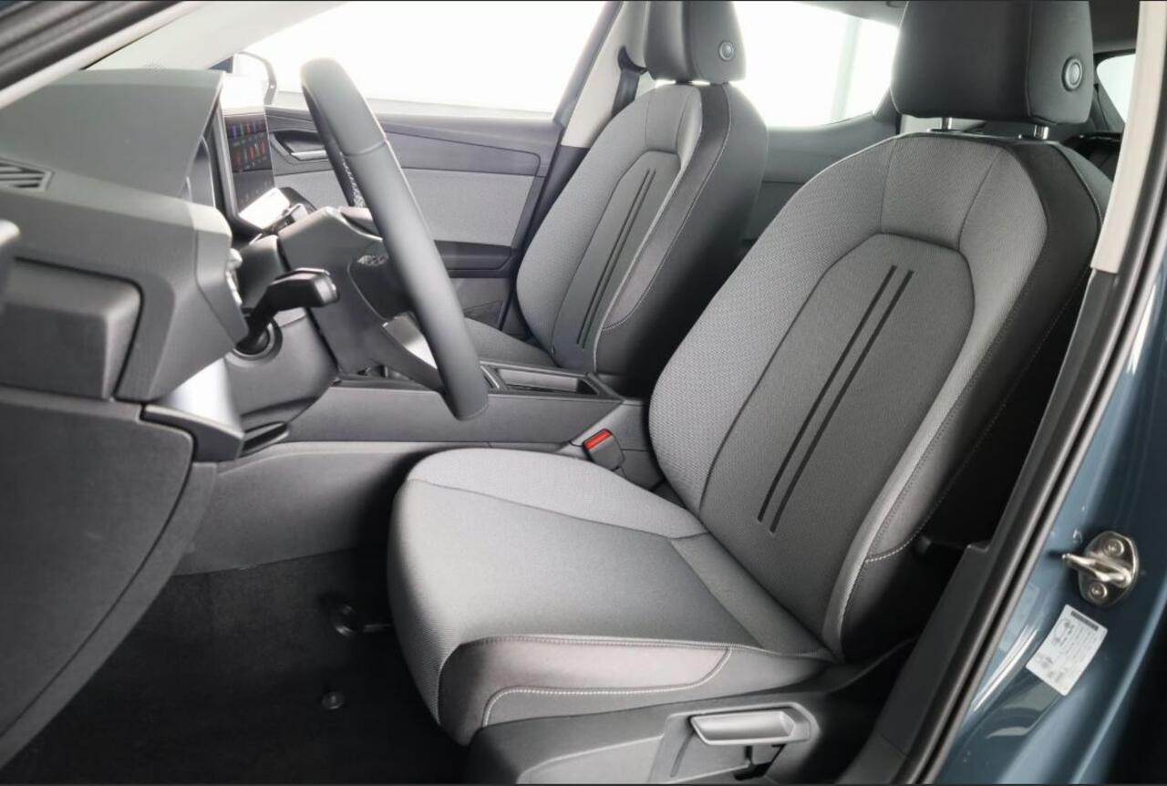 Seat LEON 1.5 TSI Style Carplay / Sensor Achter / LED / Airco