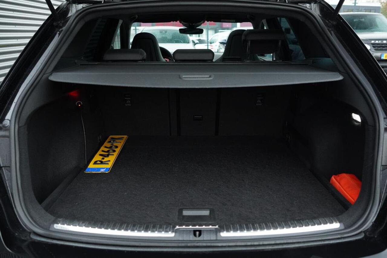 Seat LEON ST 2.0 TSI 4DRIVE CUPRA R Ultimate Edition / Pano / Carplay