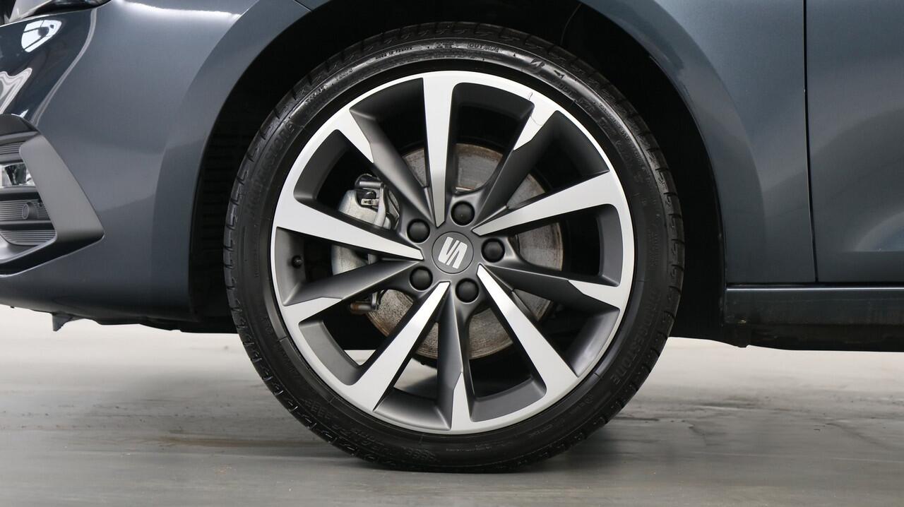 Seat LEON Sportstourer 1.5 TSI 204pk e-Hybrid FR Business DSG / Navigatie / Camera / Apple Carplay