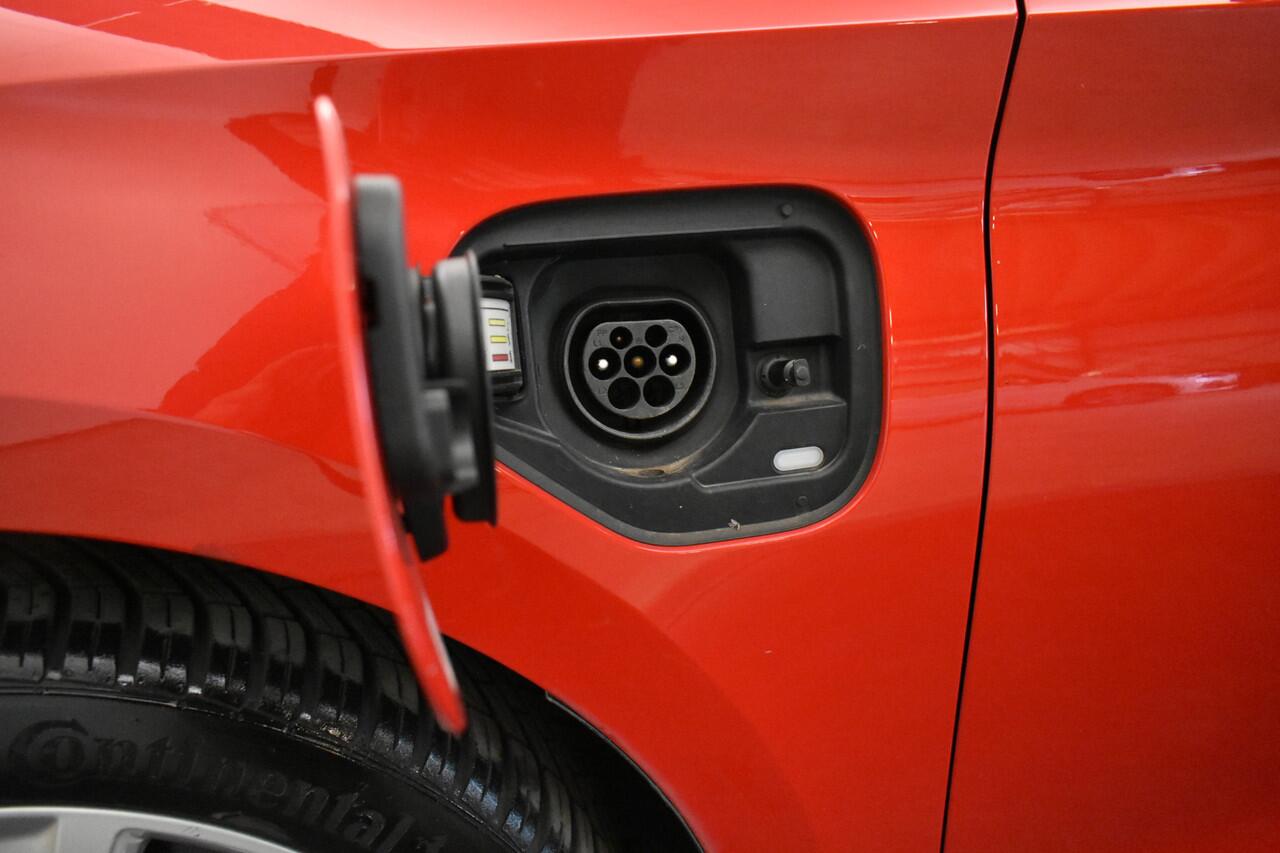 Seat LEON 1.4 TSI eHybrid PHEV FR Business Intense All Season Banden Navi Adep Cruis