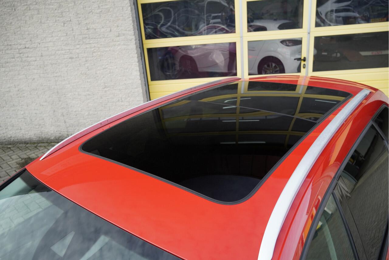 Seat LEON ST 1.5 TSI 150PK! Automaat Style Ultimate Edition BJ2020 Lmv 16" | Led | Pdc | Navi | Beats Audio | Panoramadak | Trekhaak | Achteruitrijcamera | App-Connect | Climate control | Cruise control | Extra getint glas