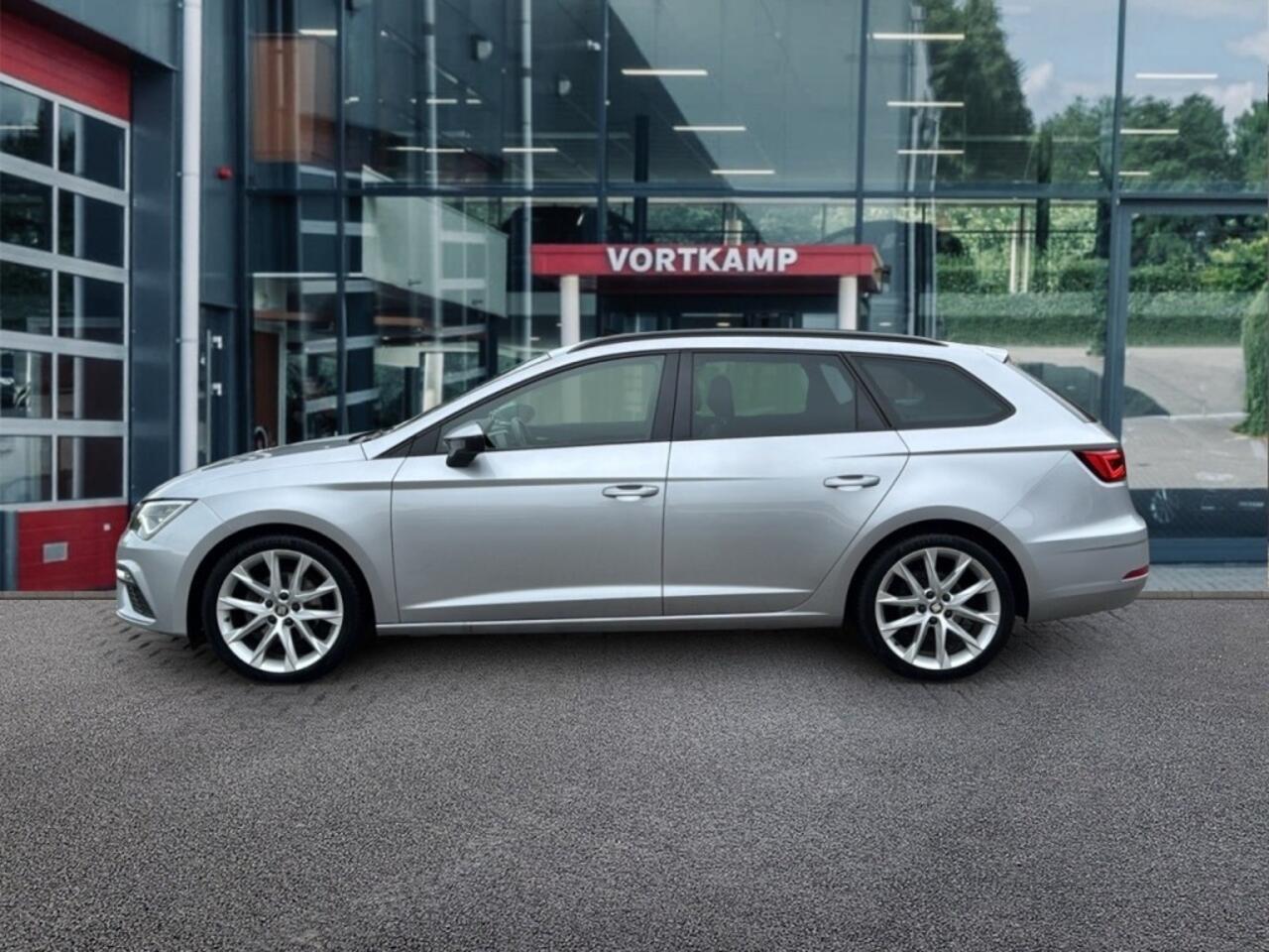 Seat LEON 2.0 TDI DSG FR PANO-DAK/CAMERA/BEATS-AUDIO/NAVI/CARPLAY/ACC/STOELVERW