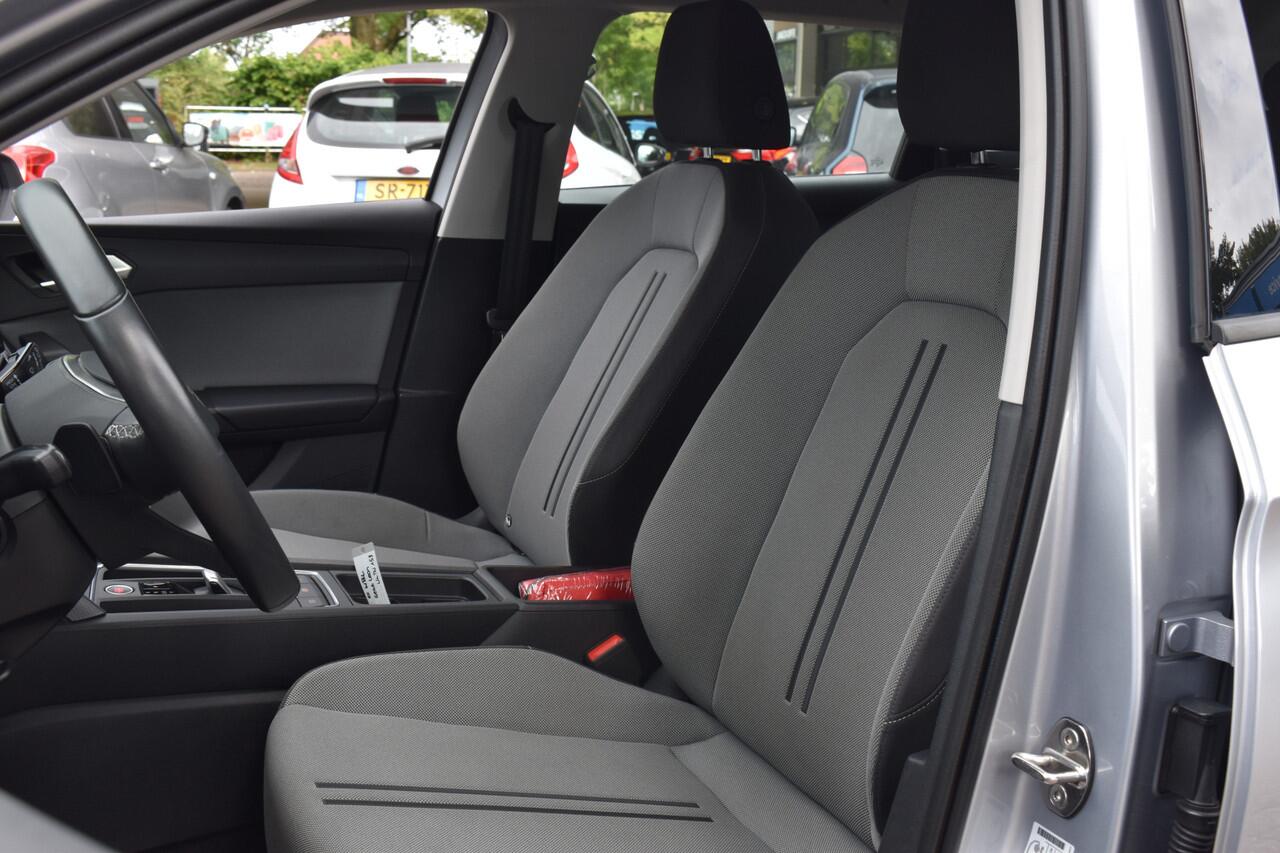 Seat LEON Sportstourer 1.5 eTSI Style | Navigatie | Virtual Dash | Cruise | Cupra FR velgen | 12 mnd BOVAG garantie Whatsapp 06-53188999