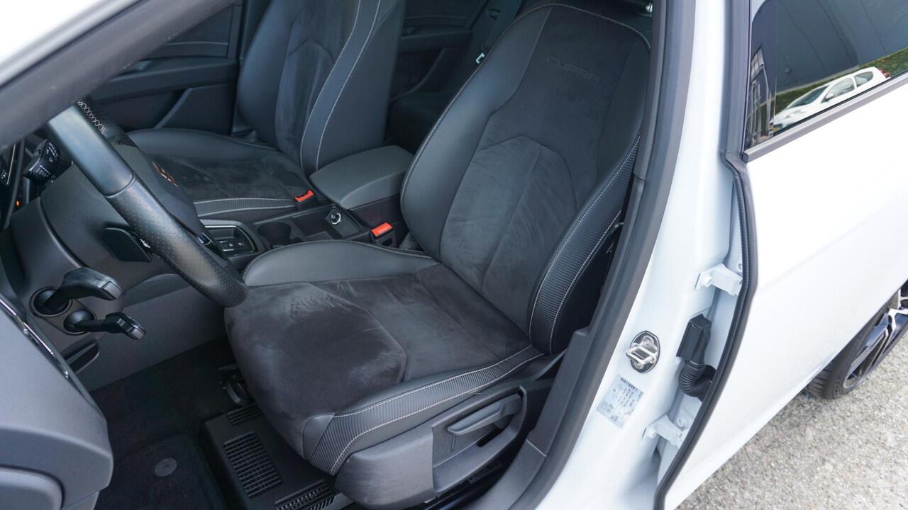 Seat LEON ST Cupra 2.0 TSI 301pk 4DRIVE Pano.Dak Beats Virtual Cockpit *Black Edition* 19inch LM *Zeer Nette Cupra* 85081km!