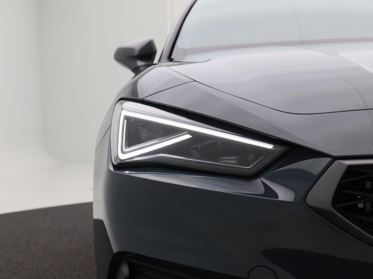 Seat LEON FR Business 1.5 TSI eHybrid PHEV 204pk | Trekhaak | Achteruitrijcamera | Navigatie | Cruise control