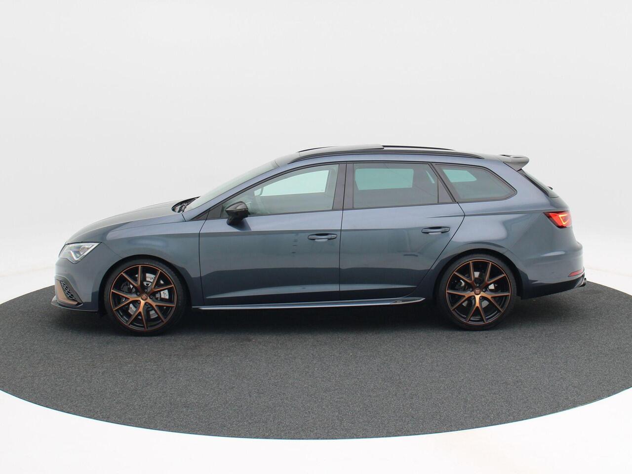 Seat LEON ST 2.0 TSi 300 Pk Automaat 4DRIVE CUPRA | Panoramadak | Bucket Seats | Camera | Stoelverwarming | 19 Inch | Beats Audio | 71.983 km!!