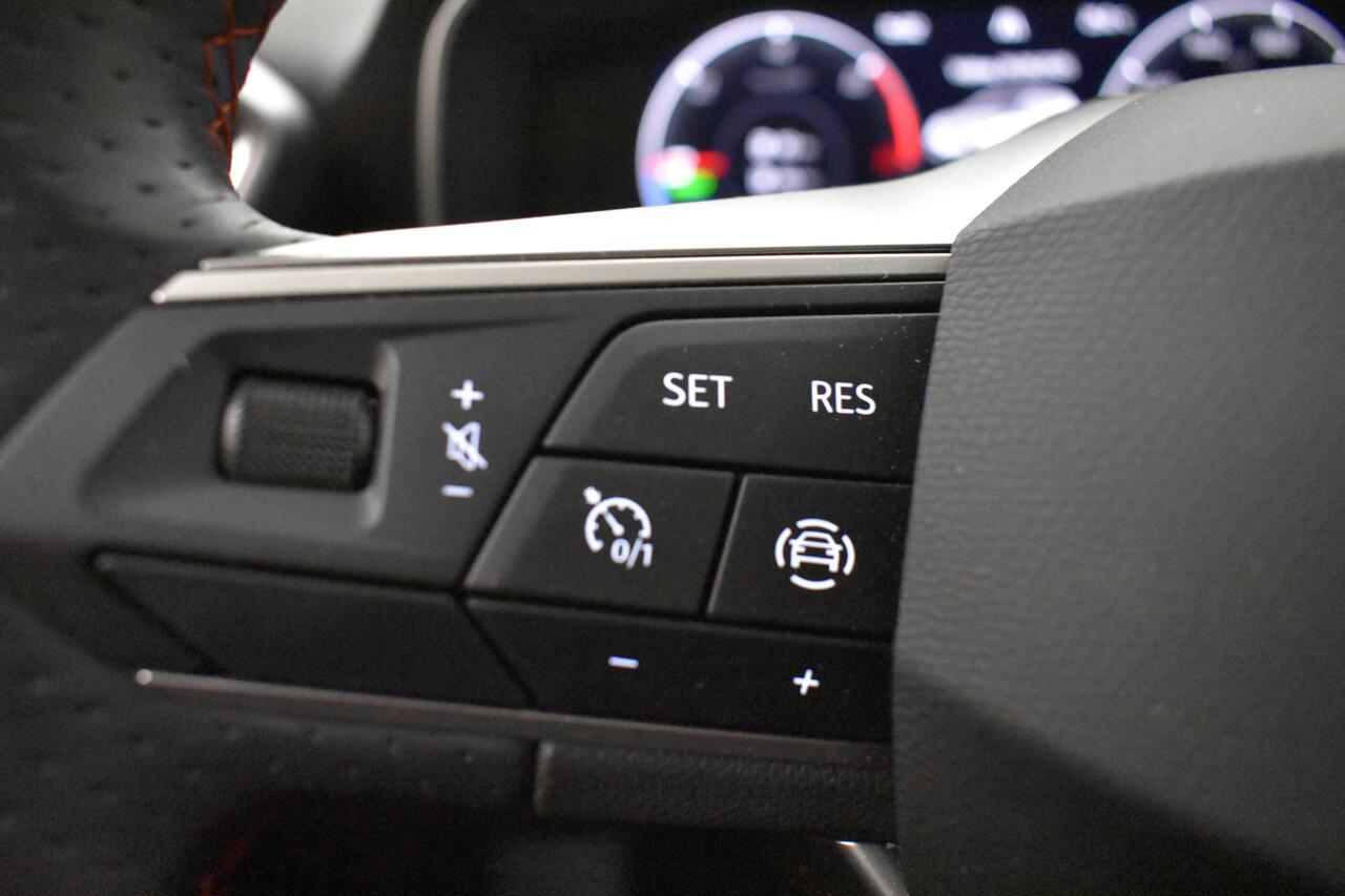 Seat LEON 1.4 TSI eHybrid PHEV FR Business Intense All Season Banden Navi Adep Cruis