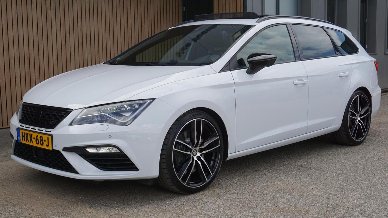 Seat LEON ST Cupra 2.0 TSI 301pk 4DRIVE Pano.Dak Beats Virtual Cockpit *Black Edition* 19inch LM *Zeer Nette Cupra* 85081km!