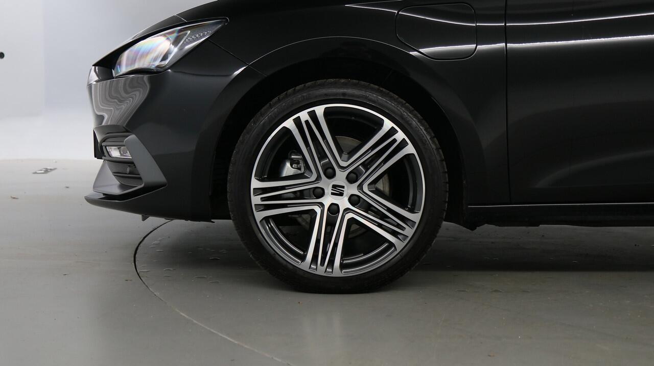 Seat LEON Sportstourer 1.5 TSI e-Hybrid 204pk FR Business DSG / Camera / App connect / Cruise control