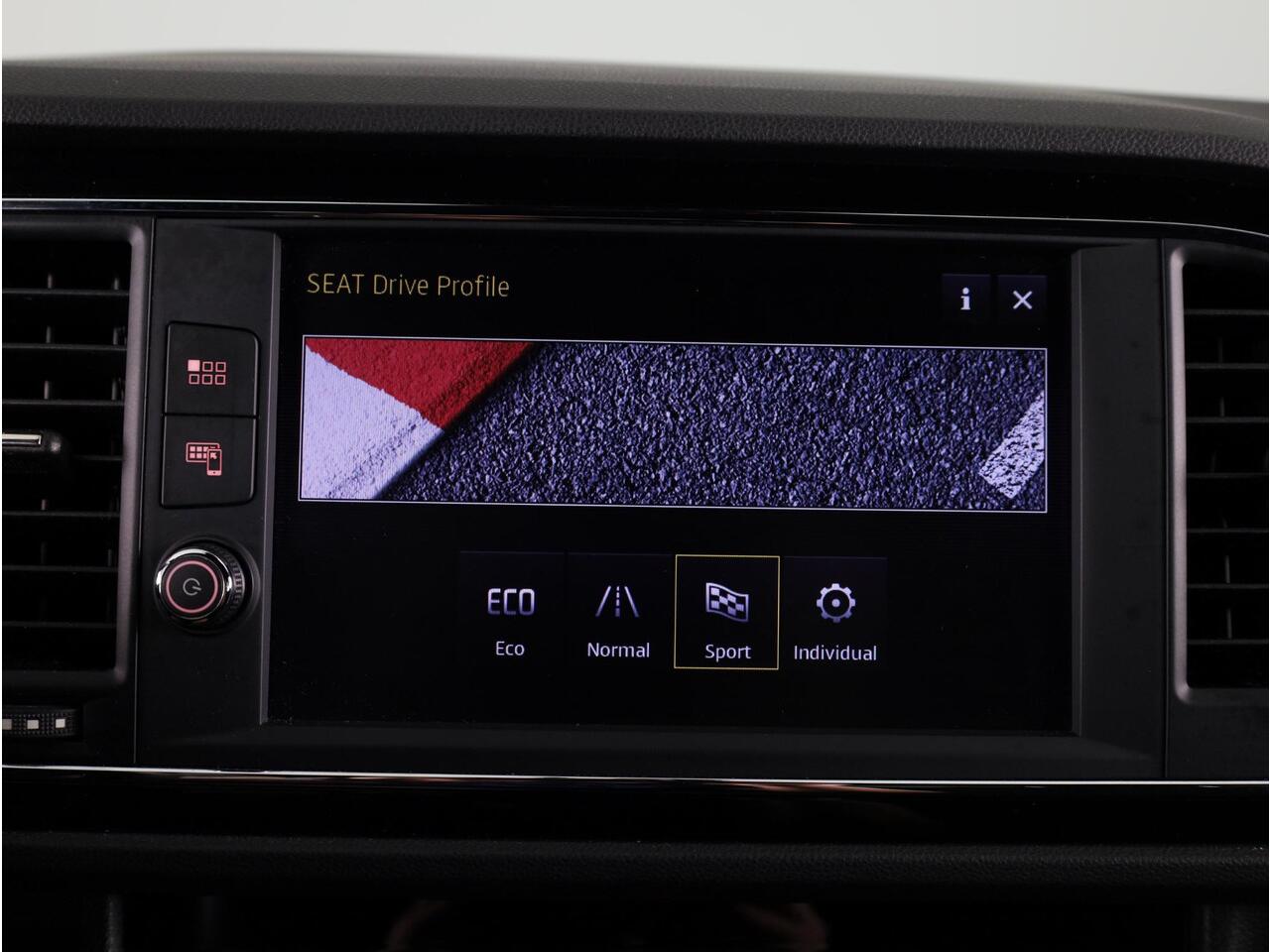 Seat LEON 1.4 EcoTSI FR Business Intense 110pk | Navigatie | Led koplampen | Apple Carplay /-Andriod auto | Climatronic