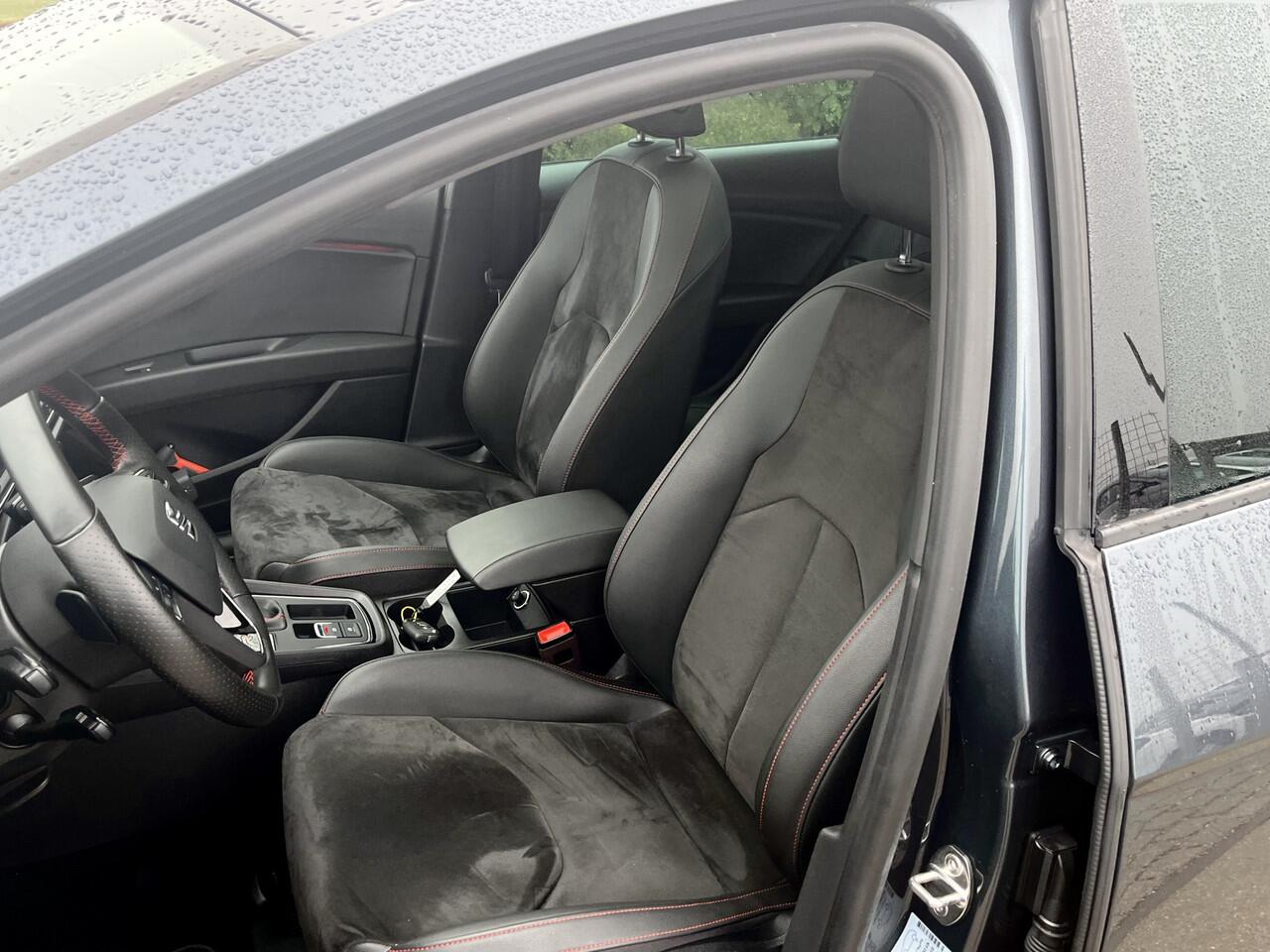 Seat LEON ST 1.5 TSI FR Ultimate Edition Black Virtual dash | panoramadak | DAB | Carplay / Android auto