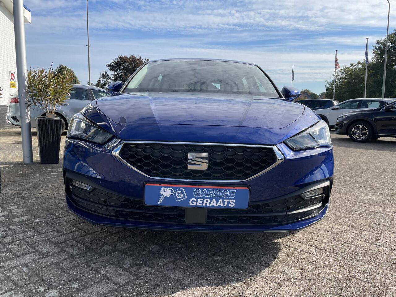 Seat LEON 1.5 TSI Style Business Intense | Facelift, Groot scherm, Navigatie, Parkeersensoren en Camera, Cruise Control, 16"LM-Velgen