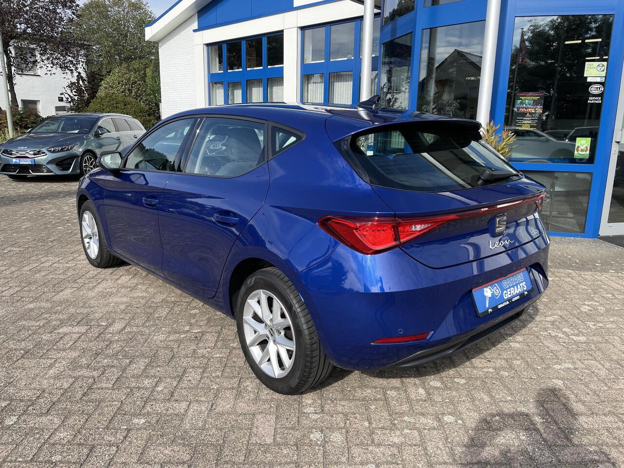 Seat LEON 1.5 TSI Style Business Intense | Facelift, Groot scherm, Navigatie, Parkeersensoren en Camera, Cruise Control, 16"LM-Velgen