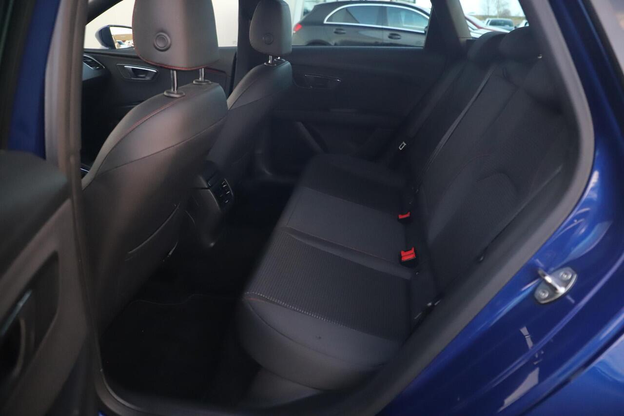 Seat LEON ST 1.0 TSI FR Business Intense 116PK Virtual Keyless 17 inch Navigatie Achteruitrijcamera Stoelverwarming Sfeerverlichting Adaptive Cruise Parkeersensor Beats Audio