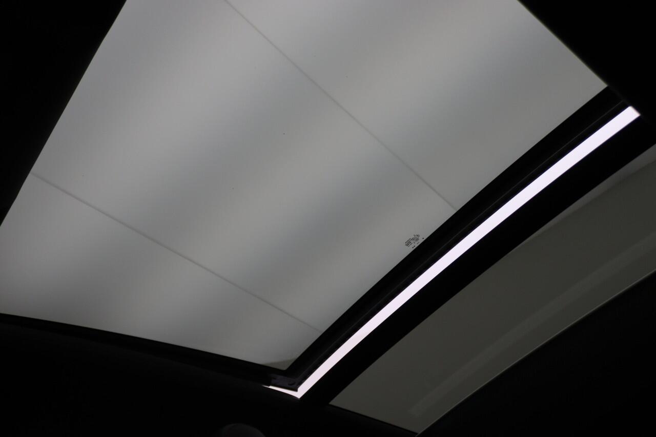 Seat LEON ST 1.5 TSI FR Ultimate Edition Panoramadak, Virtual Cockpit, Trekhaak, Keyless, Beats Audio, Camera, 18"