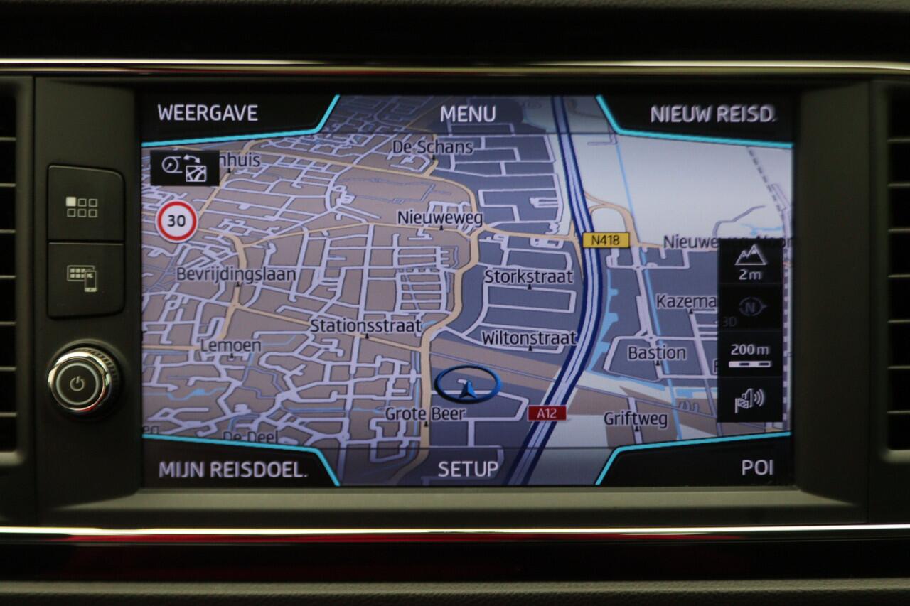 Seat LEON ST 1.5 TSI FR Ultimate Edition Panoramadak, Virtual Cockpit, Trekhaak, Keyless, Beats Audio, Camera, 18"