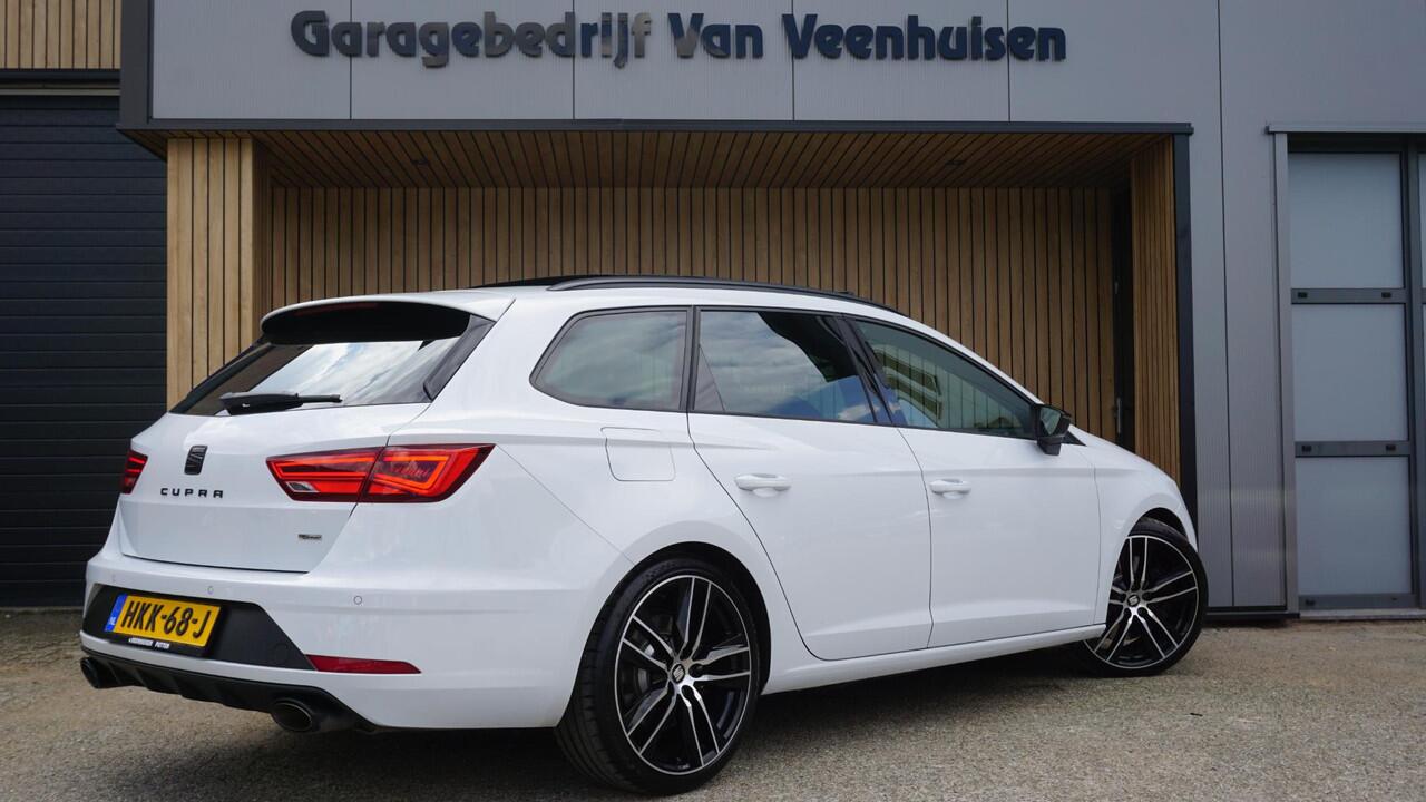 Seat LEON ST Cupra 2.0 TSI 301pk 4DRIVE Pano.Dak Beats Virtual Cockpit *Black Edition* 19inch LM *Zeer Nette Cupra* 85081km!