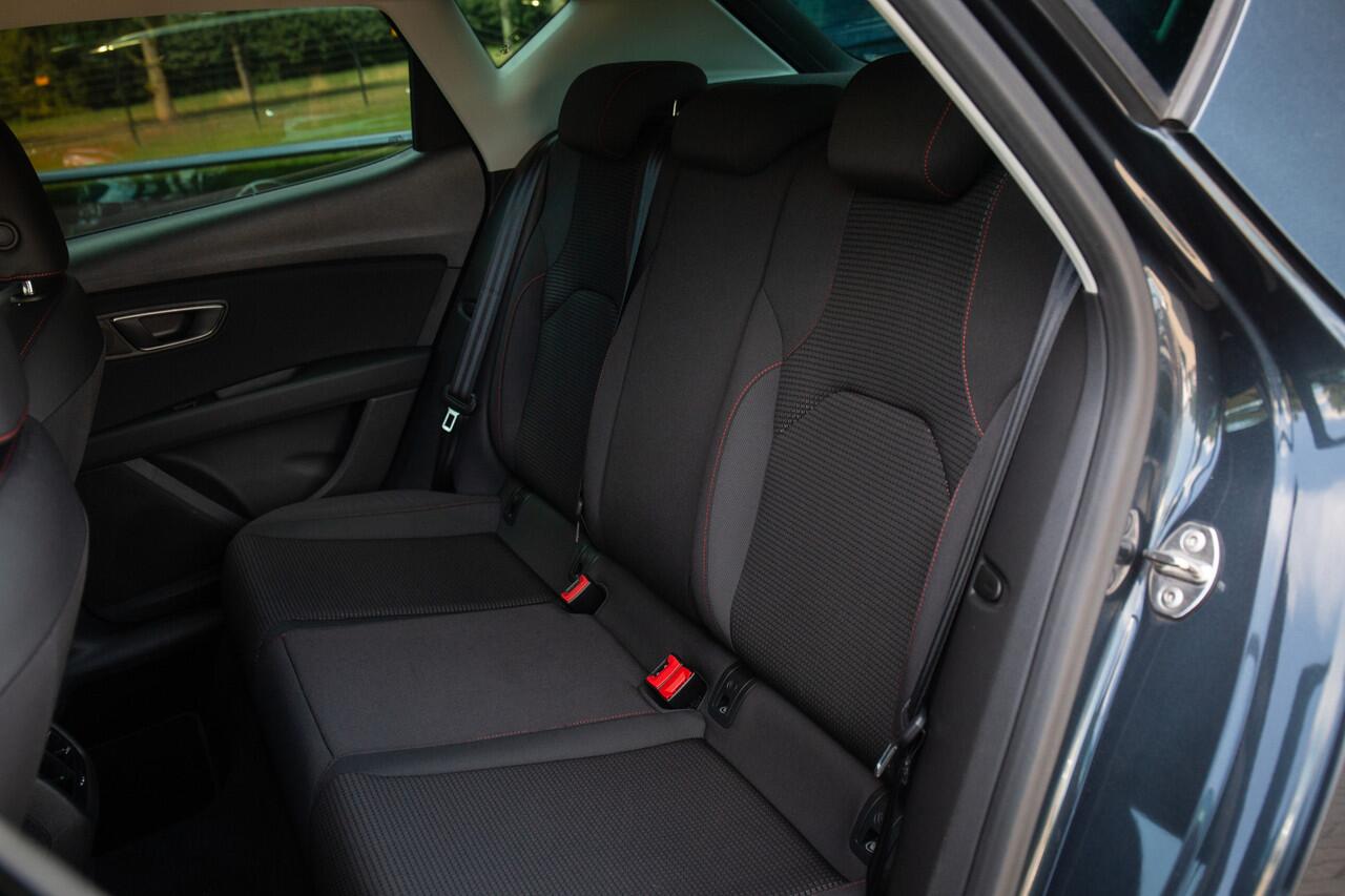 Seat LEON 1.5 TSI FR Business Intense , Automaat, Cruise control, Sportstuur, Rode sticksels