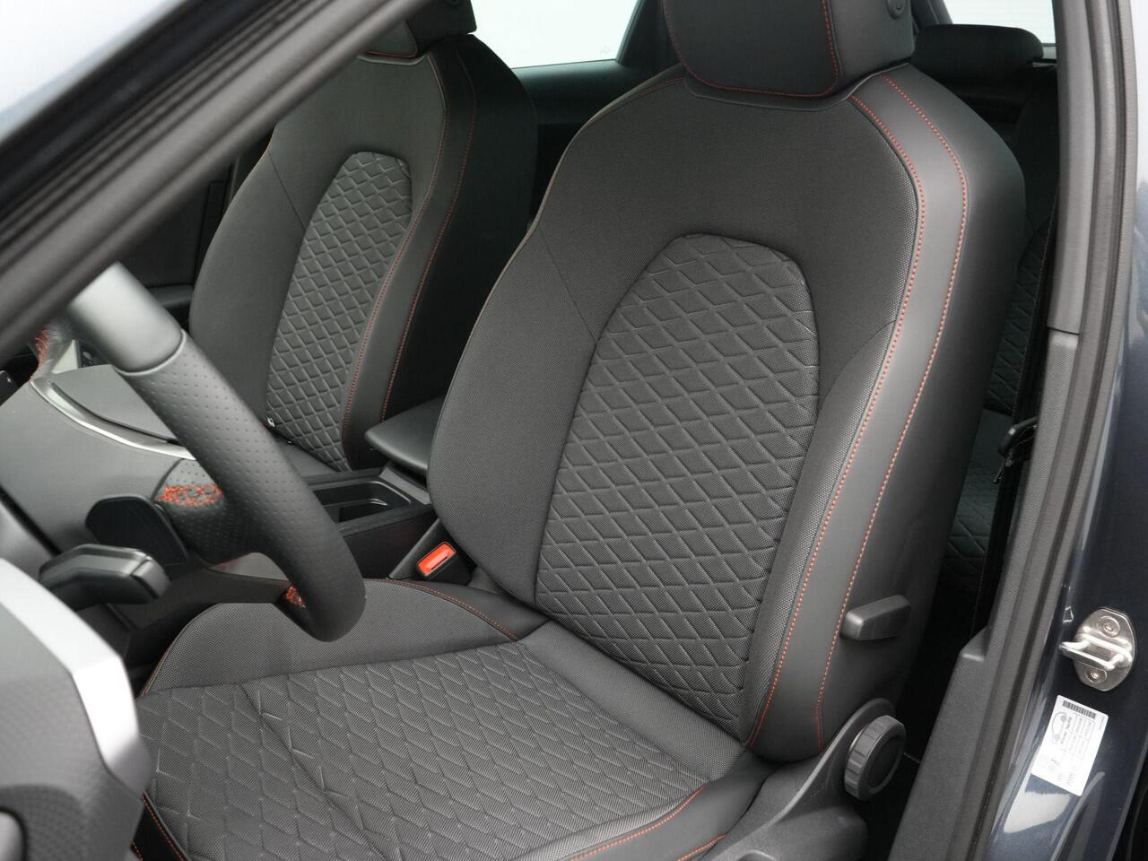 Seat LEON Sportstourer 1.4 TSI eHybrid 204 pk DSG FR Business Intense | Trekhaak | Full LED | Sportstoelen | Stoelverwarming | Achteruitrijcamera | 18 inch 'Performance'