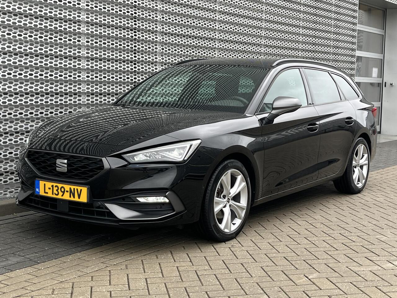 Seat LEON Sportstourer 1.5 TSI FR Business Intense / Navigatie / Led / Camera / Parkeersensoren / Lichtmetaal 17 inch / **