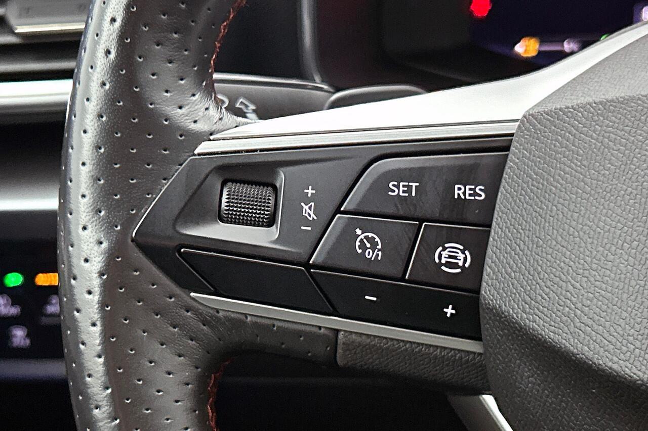 Seat LEON 1.4 TSI eHybrid PHEV FR NAVI, STUUR/STOEL VERWARMING, APPLE CARPLAY