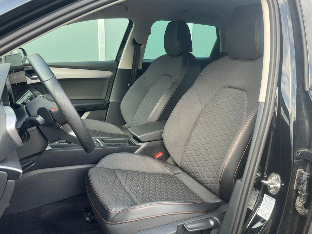 Seat LEON Sportstourer 1.5 eTSI 150pk DSG FR | ACC | Camera | Side Assist