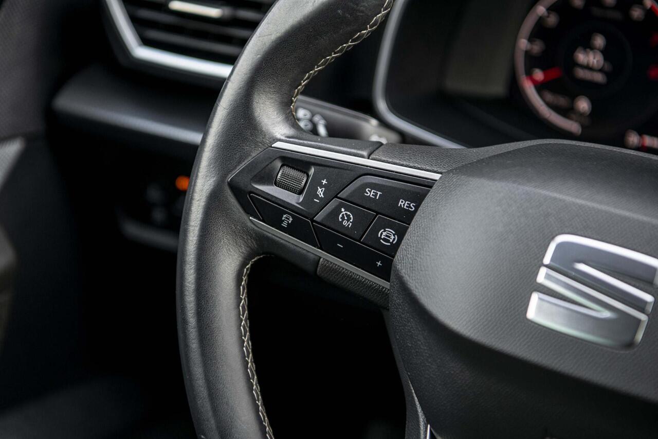 Seat LEON 1.0 TSI Style Launch Edition | Elek. Trekhaak | Camera | Stoel-/Stuurwielverwarming