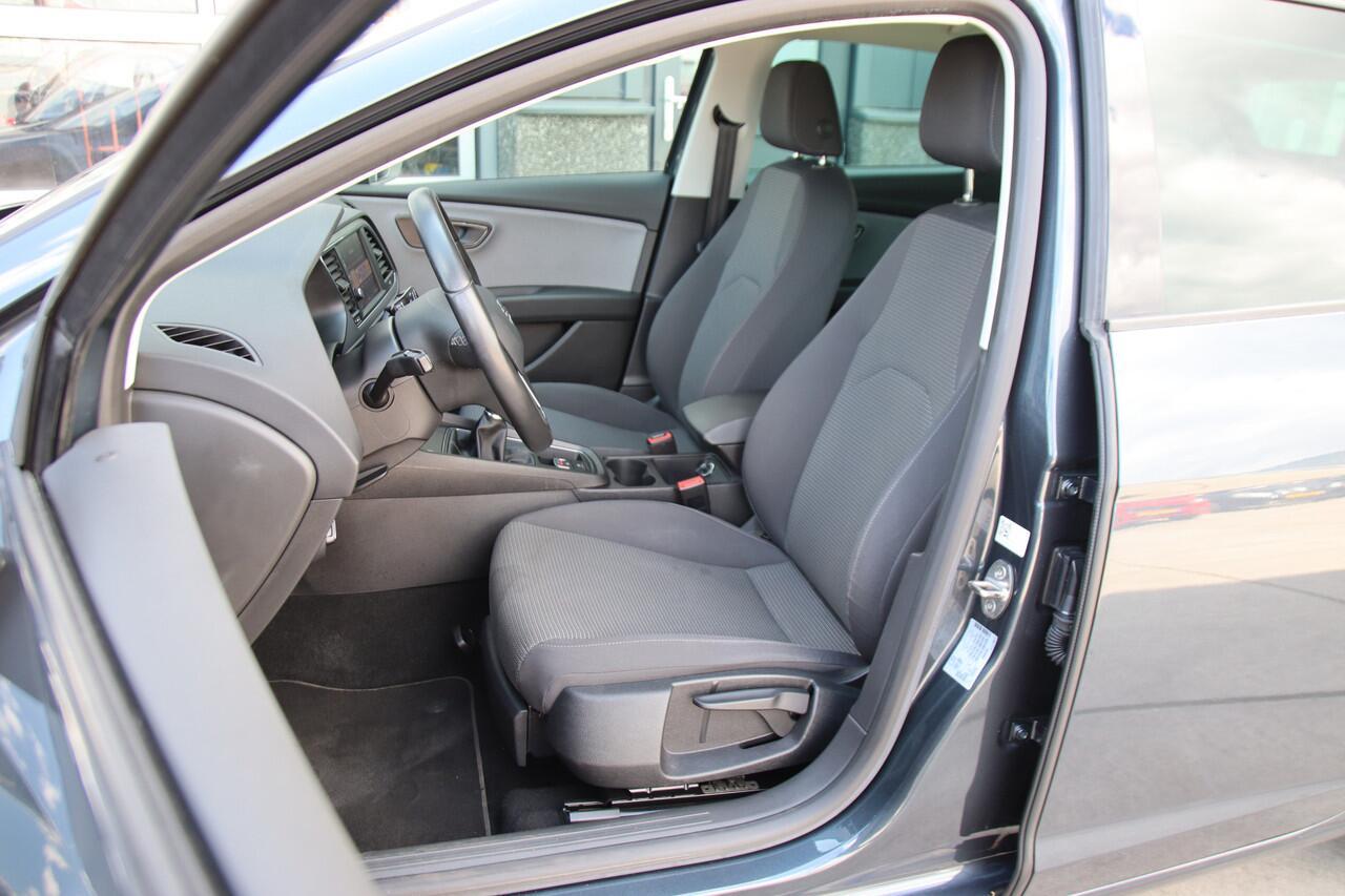 Seat LEON 1.0 EcoTSI Style Business Intense Carplay, 2x PDC, NL Auto Aanbieding!