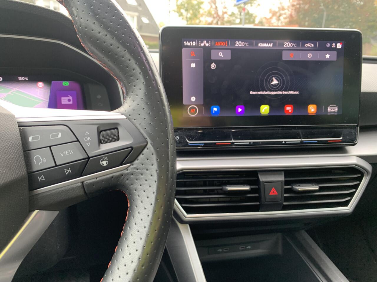 Seat LEON Sportstourer 1.5 eTSi FR Intense Aut., Pano | Technology & Stoelen pack