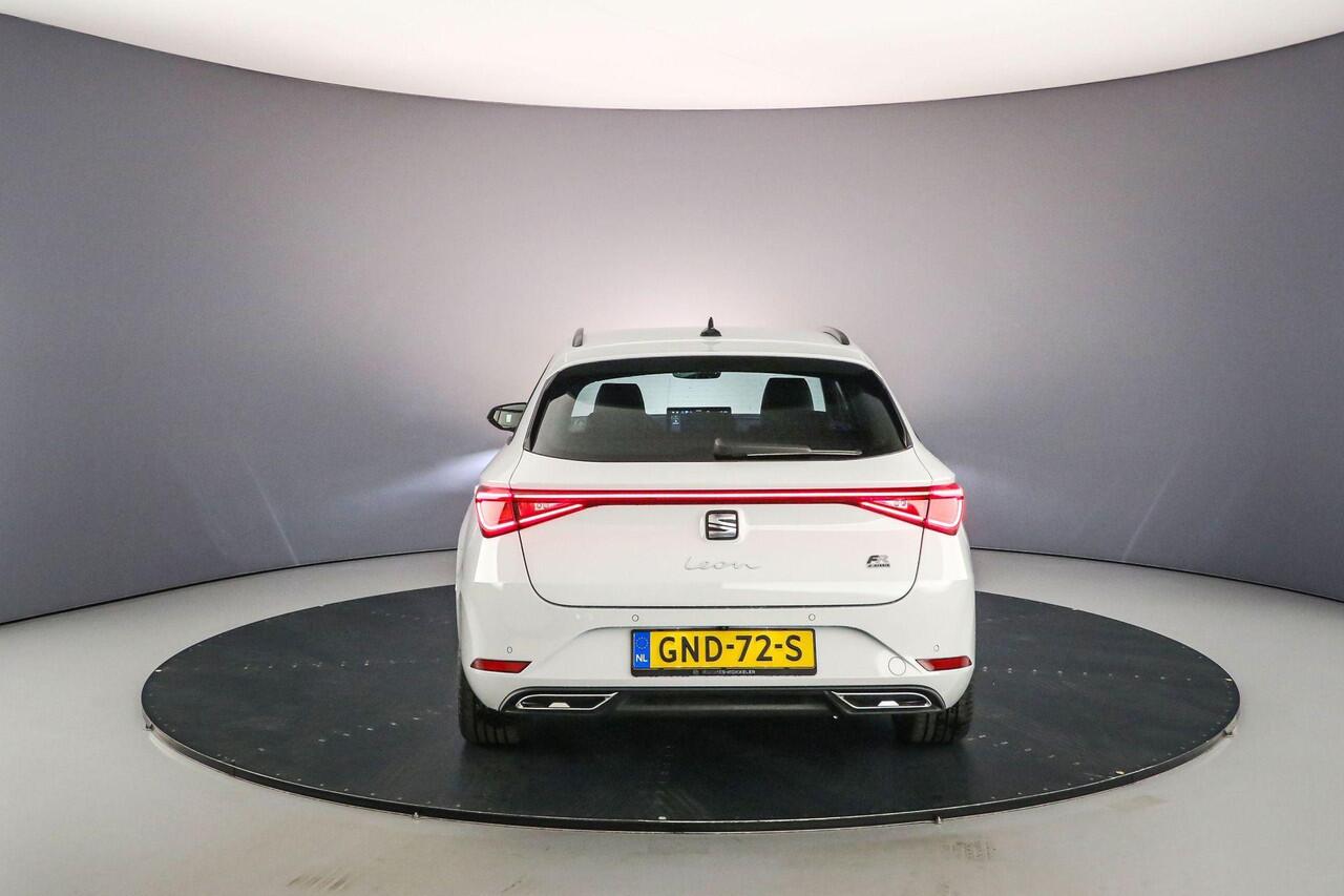 Seat LEON Sportstourer FR First Edition 1.5 TSI eHybrid 204pk DSG Automaat 130km elektrische range Adaptive cruise control, Navigatie, Achteruitrijcamera, App connect, LED verlichting, Airco, Parkeersensoren