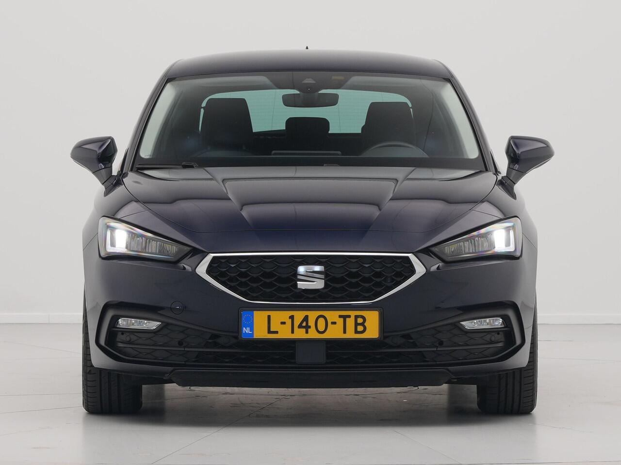 Seat LEON 1.0 eTSI 110 pk DSG Style Business Intense Navigatie Clima Camera Stoelverwarming Parkassist 220