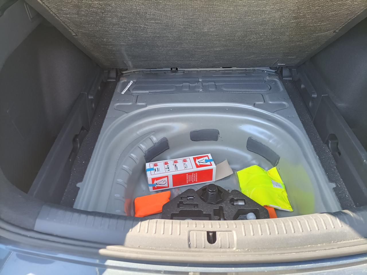 Seat LEON SPORTSTOURER 1.5 TSI Style Business Intense, Navi, Cruise