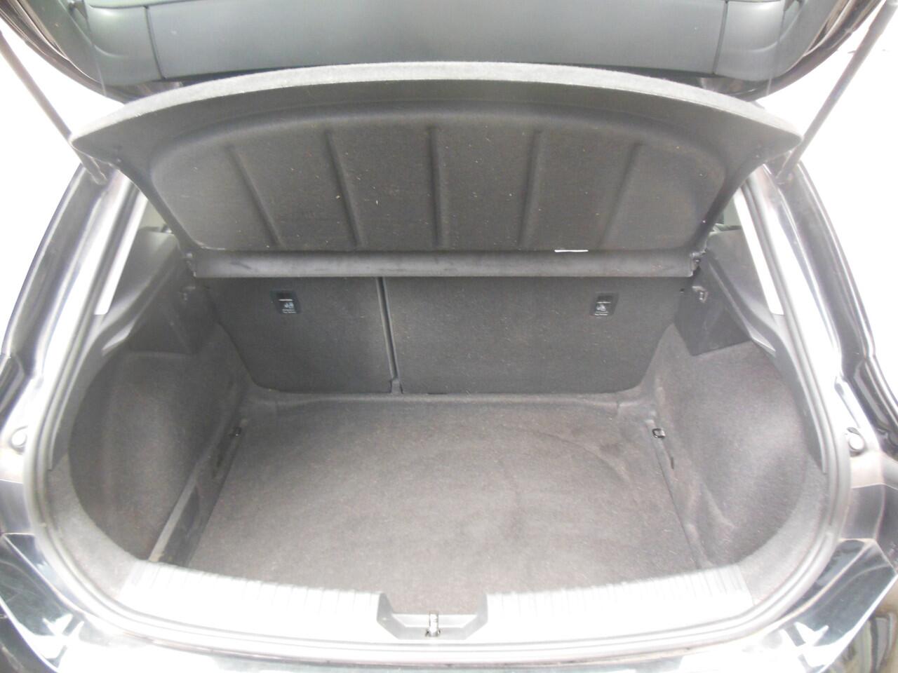 Seat LEON 1.0 TSI Reference Staat in De Krim